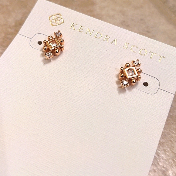 NEW Kendra Scott Tilda Stud Earrings in Rose Gold - Picture 2 of 8